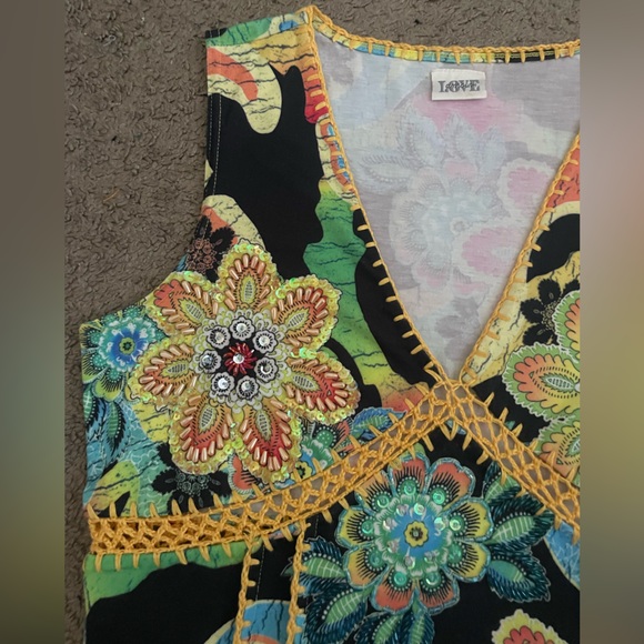 Love Amour Vintage Colorful Paisley Print V-Neck Tank Top - Picture 4 of 11